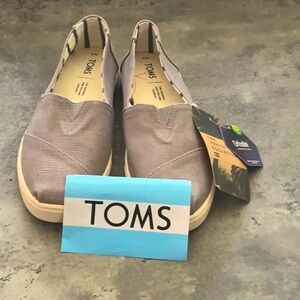 Toms Canvas Shoes the Venice Collection. “Ortholite”